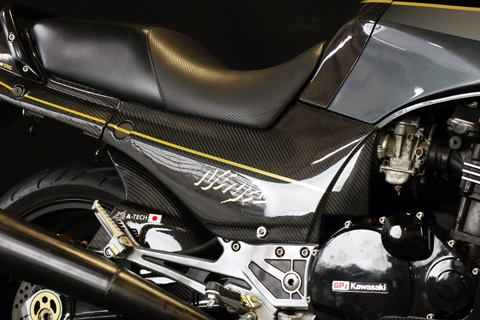 GPZ900R Ninja (1984-2003) サイドカバーSTD --