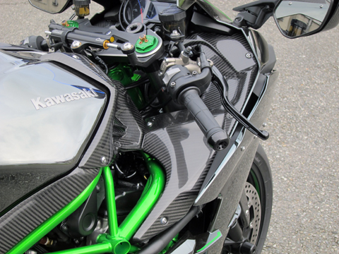 Kawasaki Ninja H2 2015年式 アッパーカウルリバーマークエンブレムなし